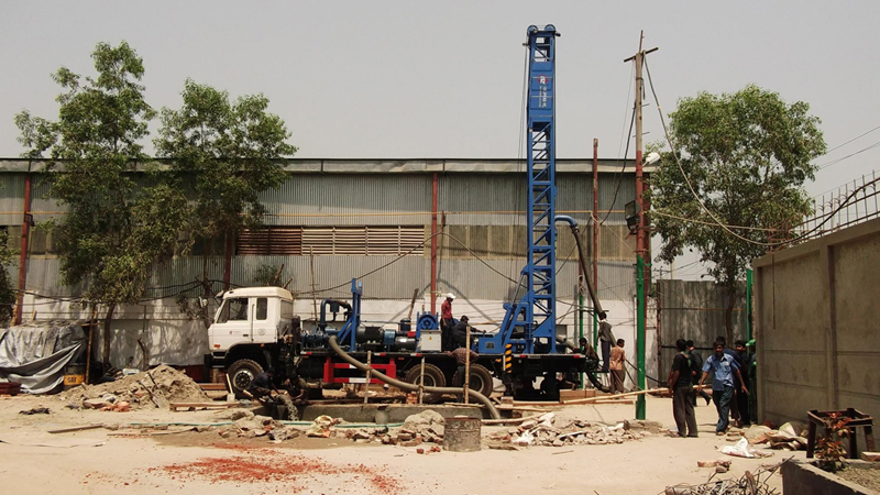 我厂BZCF150CA车载水井钻机在孟加拉国首都达卡钻井成功